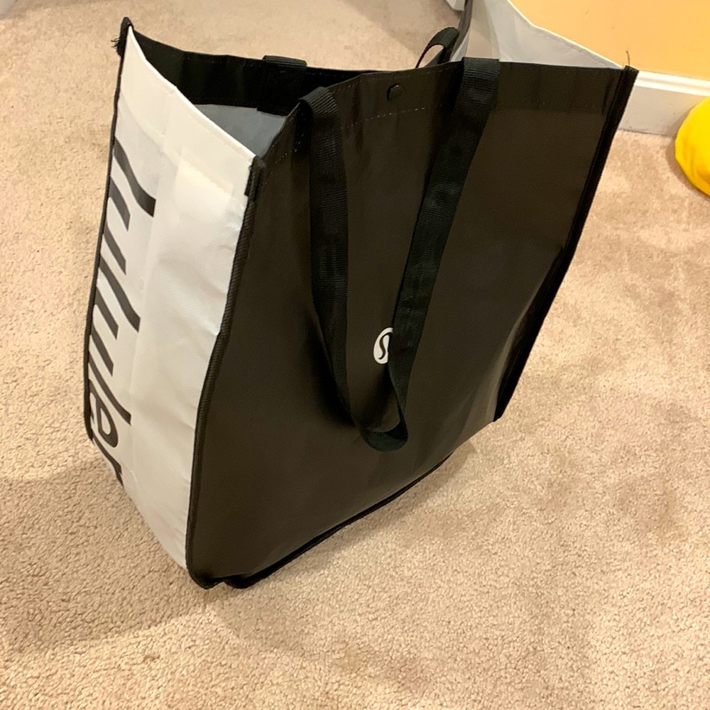 Lululemon bag